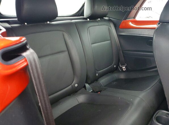 3VW5DAAT6JM502368 2018 VOLKSWAGEN BEETLE Orange უკანა სავარძლების ხედი