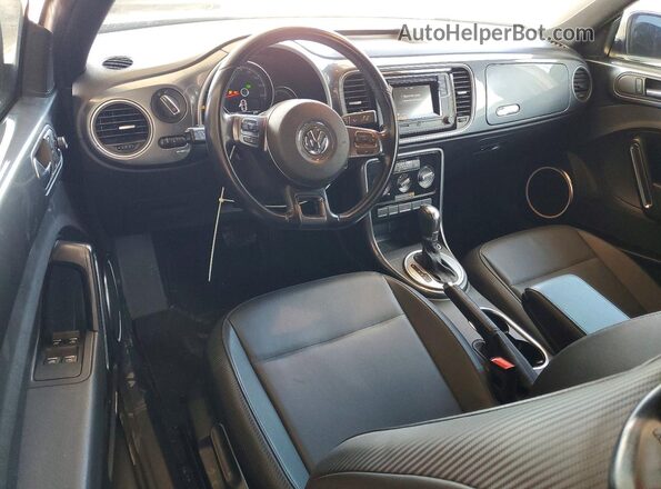 3VW5DAATXJM502227 2018 VOLKSWAGEN BEETLE Gray Widok deski rozdzielczej