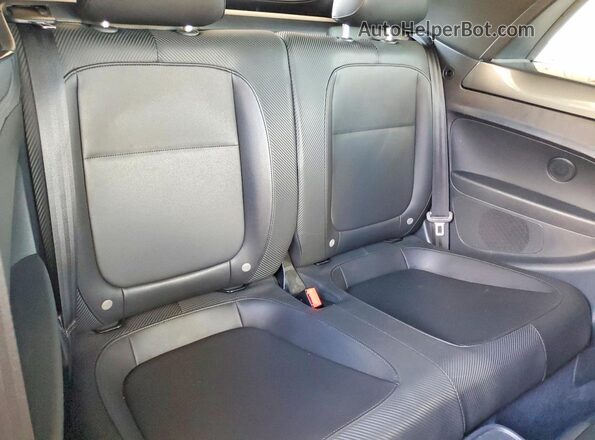 3VW5DAATXJM502227 2018 VOLKSWAGEN BEETLE Gray Widok tylnych siedzeń