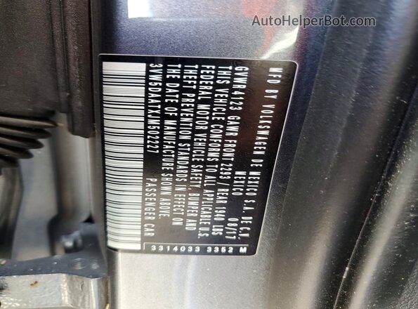 3VW5DAATXJM502227 2018 VOLKSWAGEN BEETLE Gray Widok komory silnika