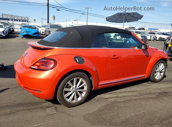 3VW5DAATXJM506892 2018 VOLKSWAGEN BEETLE Orange Вид ззаду