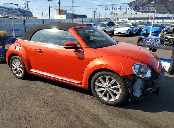 3VW5DAATXJM506892 2018 VOLKSWAGEN BEETLE Orange Вид панелі приладів