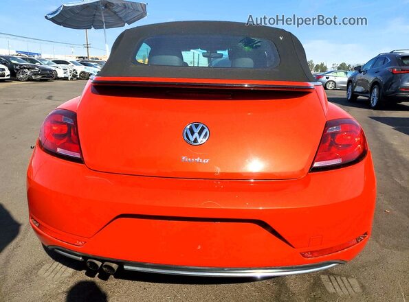 3VW5DAATXJM506892 2018 VOLKSWAGEN BEETLE Orange Вид задньої частини салону