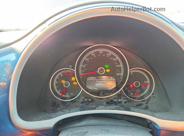 3VW5DAATXKM504982 2019 VOLKSWAGEN BEETLE Blue Instrument cluster view
