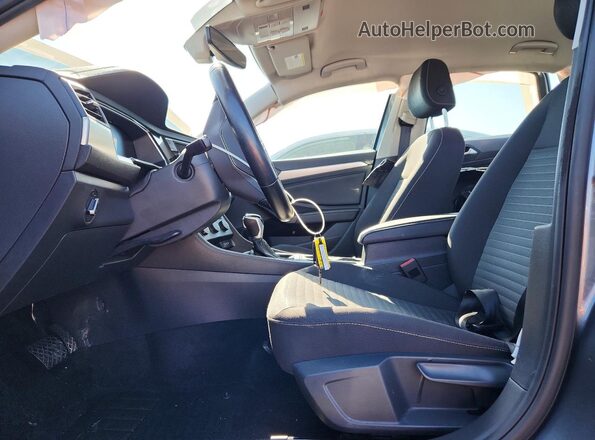 3VW5M7BU0RM064243 2024 VOLKSWAGEN JETTA Gray Widok wnętrza z przodu