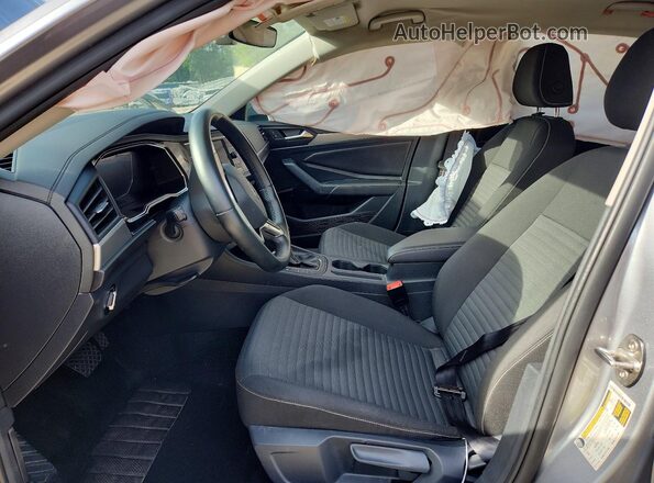 3VW5M7BU1RM010644 2024 VOLKSWAGEN JETTA Silver Вид салону спереду