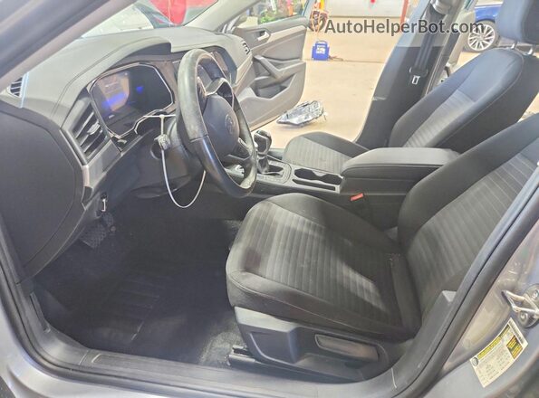 3VW5M7BU2RM037285 2024 VOLKSWAGEN JETTA Gray Widok wnętrza z przodu