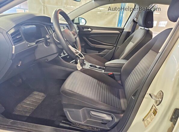 3VW5M7BU9RM019723 2024 VOLKSWAGEN JETTA White Widok wnętrza z przodu