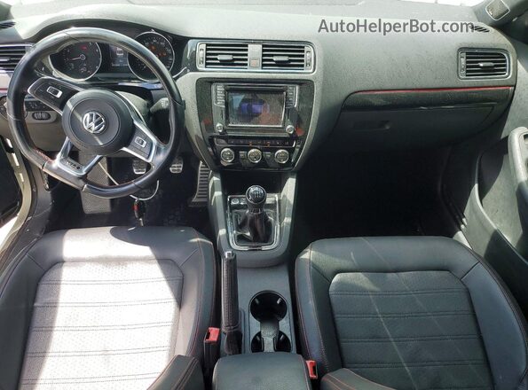 3VW5T7AJ5HM280596 2017 VOLKSWAGEN JETTA Белый Вид панели приборов