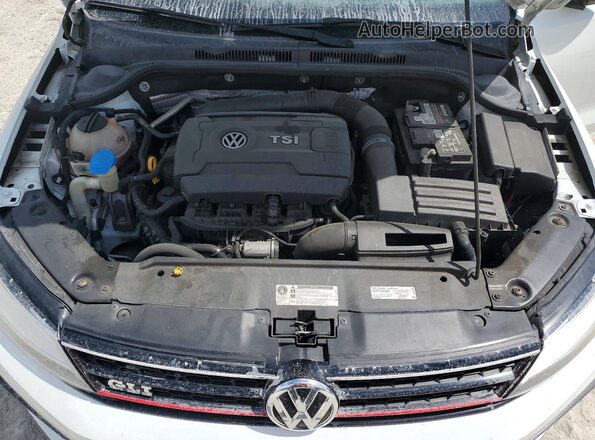 3VW5T7AJ5HM280596 2017 VOLKSWAGEN JETTA Белый Вид задней части салона