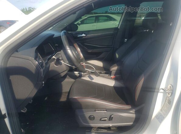 3VW5T7BU4MM006406 2021 VOLKSWAGEN JETTA White Front interior view