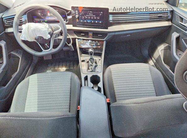 3VW5W7BU1TM019314 2026 VOLKSWAGEN JETTA White Dashboard view