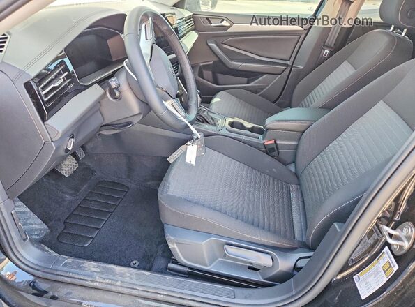 3VW5W7BU4TM004841 2026 VOLKSWAGEN JETTA Black Front interior view