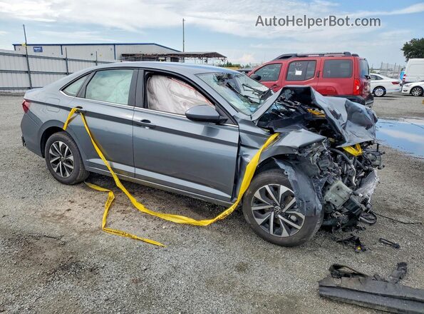 3VW5X7BU0SM028047 2025 VOLKSWAGEN JETTA Gray Delantero derecho
