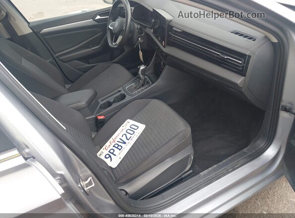 3VW5X7BU3SM011985 2025 VOLKSWAGEN JETTA Серый Вид салона спереди
