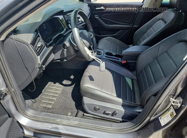 3VW7M7BU3NM032860 2022 VOLKSWAGEN JETTA Gray Widok wnętrza z przodu