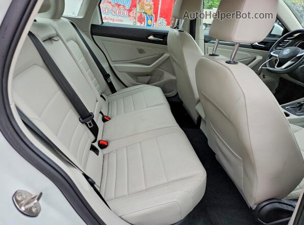 3VW7M7BU7NM021571 2022 VOLKSWAGEN JETTA White უკანა სავარძლების ხედი