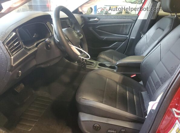 3VW7M7BU7PM028135 2023 VOLKSWAGEN JETTA Red Widok wnętrza z przodu