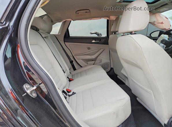 3VW7M7BU8RM070946 2024 VOLKSWAGEN JETTA Черный Вид задних сидений