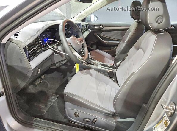3VW7W7BU4TM042661 2026 VOLKSWAGEN JETTA Серебряный Вид салона спереди