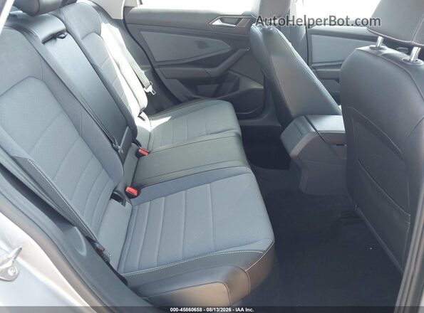 3VW7X7BUXSM013158 2025 VOLKSWAGEN JETTA Silver Vista de la etiqueta del VIN