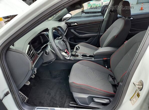 3VW8T7BU5RM004474 2024 VOLKSWAGEN JETTA Белый Вид салона спереди