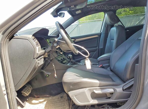 3VW9T7BU8RM017398 2024 VOLKSWAGEN JETTA Gray Вид салону спереду