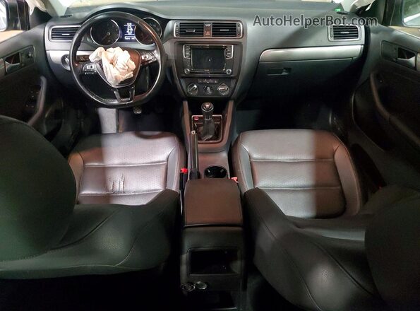 3VWB67AJ4HM222019 2017 VOLKSWAGEN JETTA Gray Dashboard view