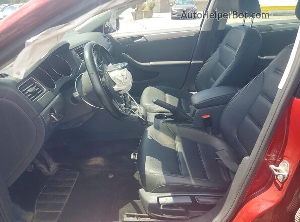 3VWB67AJ7HM340369 2017 VOLKSWAGEN JETTA Red Front interior view