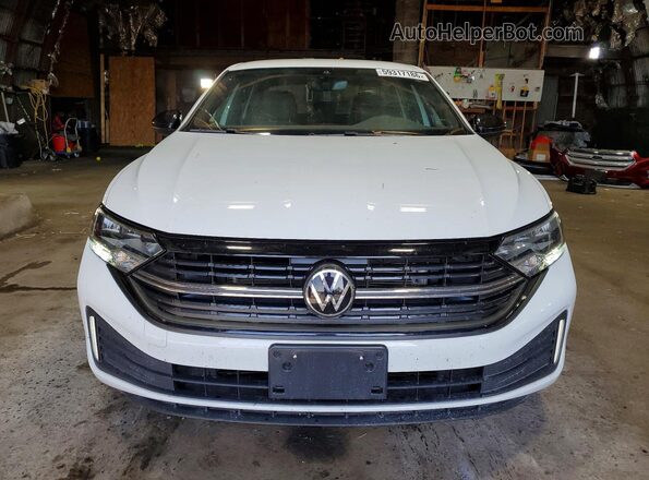 3VWBM7BU3RM083548 2024 VOLKSWAGEN JETTA White Widok z przodu