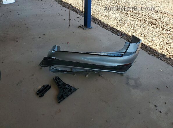 3VWBM7BU4RM044919 2024 VOLKSWAGEN JETTA Silver Vista del compartimento del motor