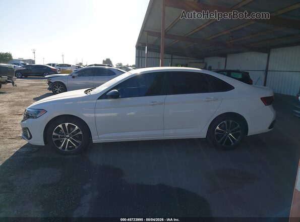 3VWBM7BU9RM044284 2024 VOLKSWAGEN JETTA White 
