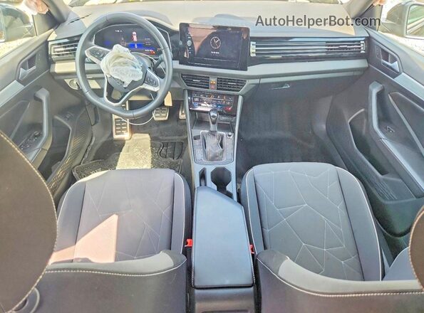 3VWBX7BU3SM070196 2025 VOLKSWAGEN JETTA Black Widok deski rozdzielczej