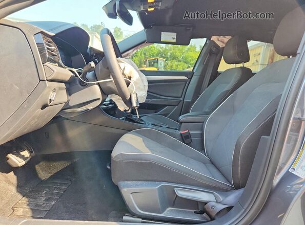 3VWBX7BU8SM104441 2025 VOLKSWAGEN JETTA Gray Вид салону спереду