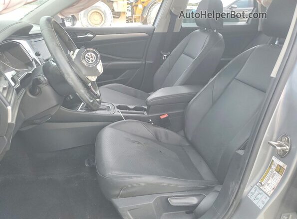 3VWC57BU0KM202373 2019 VOLKSWAGEN JETTA Silver Вид салону спереду