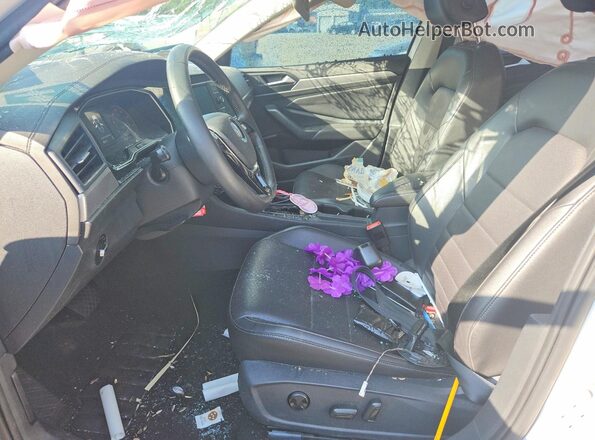 3VWC57BU0MM001673 2021 VOLKSWAGEN JETTA White Widok wnętrza z przodu