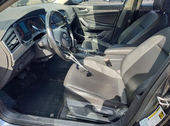 3VWC57BU2KM090594 2019 VOLKSWAGEN JETTA Gray Front interior view