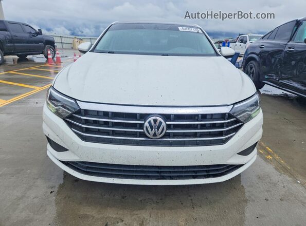 3VWC57BU2MM004008 2021 VOLKSWAGEN JETTA White Widok z przodu