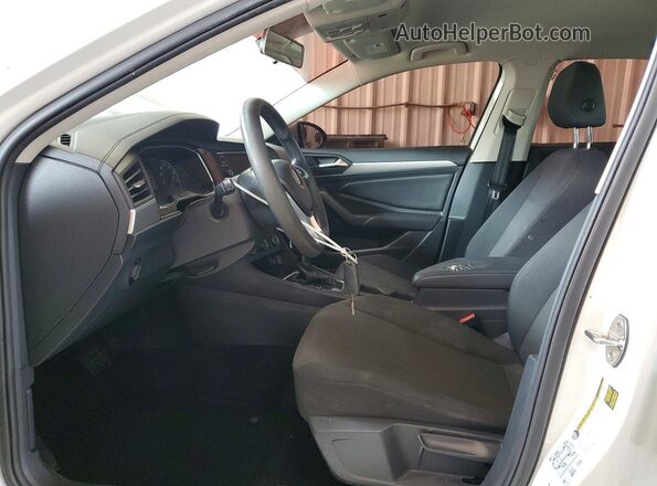3VWC57BU3KM190932 2019 VOLKSWAGEN JETTA White Front interior view