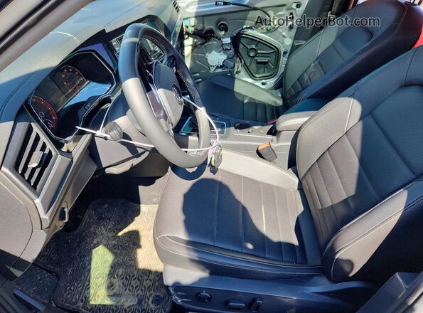 3VWC57BU3MM079493 2021 VOLKSWAGEN JETTA Silver Front interior view