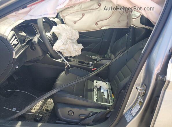 3VWC57BU4MM042596 2021 VOLKSWAGEN JETTA Silver Вид салону спереду