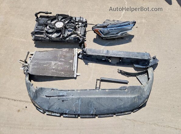 3VWC57BU4MM074898 2021 VOLKSWAGEN JETTA Black Vista del compartimento del motor