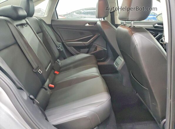 3VWC57BU5KM241475 2019 VOLKSWAGEN JETTA Silver Rear seats view