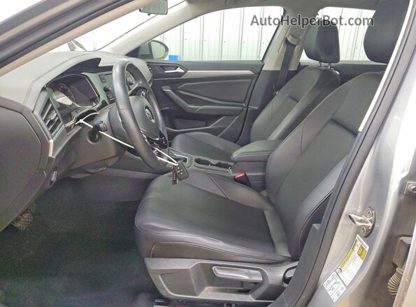 3VWC57BU5KM241475 2019 VOLKSWAGEN JETTA Silver Front interior view