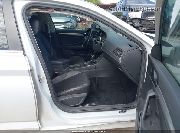 3VWC57BU8KM007413 2019 VOLKSWAGEN JETTA Белый Вид салона спереди