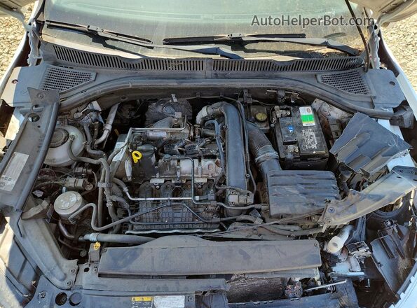 3VWC57BU9KM028965 2019 VOLKSWAGEN JETTA White Вид задньої частини салону