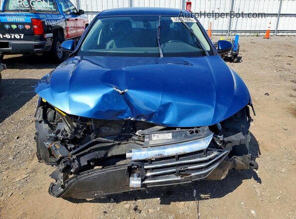 3VWC57BUXKM099348 2019 VOLKSWAGEN JETTA Blue Widok z przodu