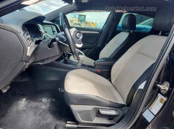 3VWC57BUXKM240063 2019 VOLKSWAGEN JETTA Черный Вид салона спереди
