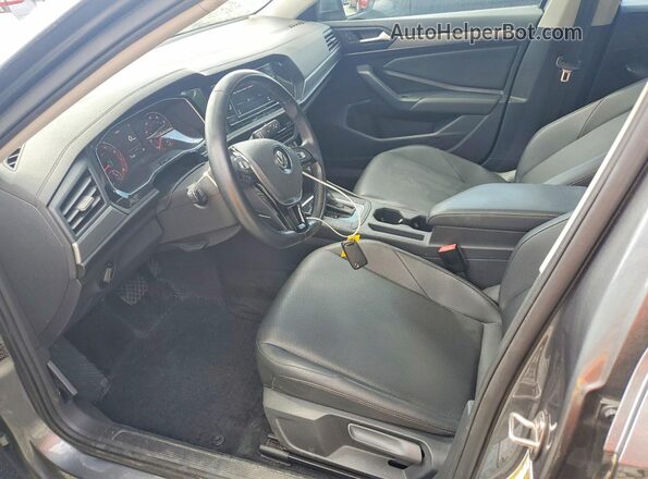 3VWCB7BU2KM232628 2019 VOLKSWAGEN JETTA Серый Вид салона спереди