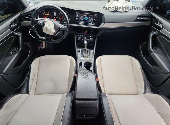 3VWCB7BU2KM267590 2019 VOLKSWAGEN JETTA Серебряный Вид панели приборов